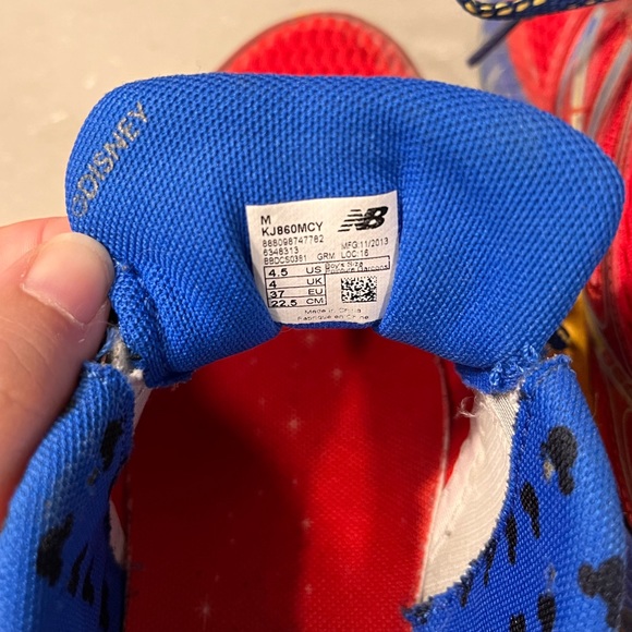 runDisney Sorcerer Mickey New Balance Sneakers - Size 4.5 - Picture 5 of 6